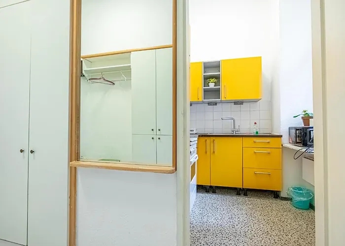 Daire Trendy 1br & 1lr Near Rennweg, Great Links