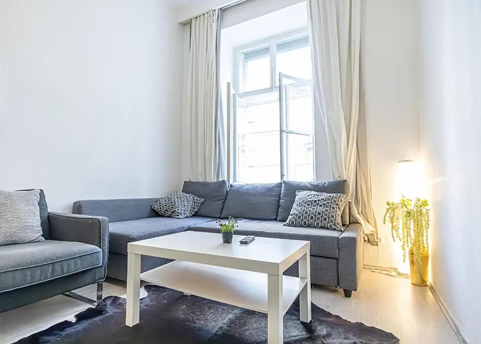 Апартаменти Trendy 1Br 121